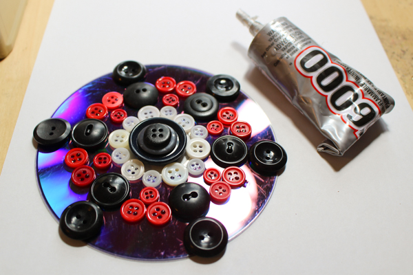 Upcycled Mandala from Buttons and a CD
