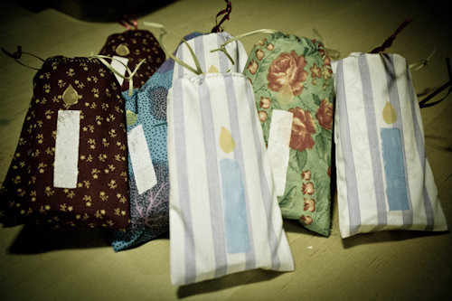 Holiday Gift Wrapping: Easy Drawstring Bag