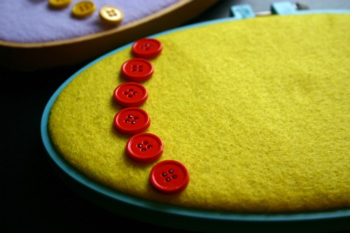 DIY Embroidery Hoop Easter Eggs