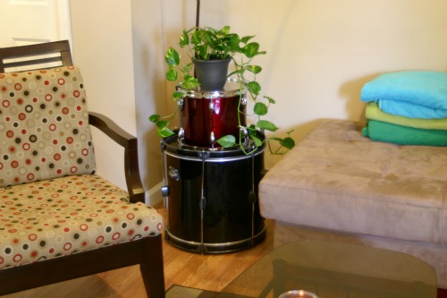 How To: Upcycle an Old Drum into a Side Table
