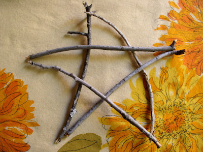 star made of twigs