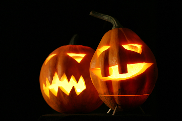 Jack-o-lanterns image via Shutterstock