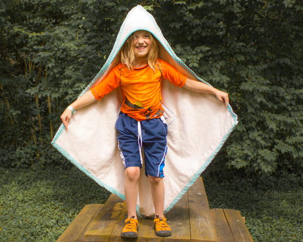 organic terrycloth hooded towel with applique (2 of 2)