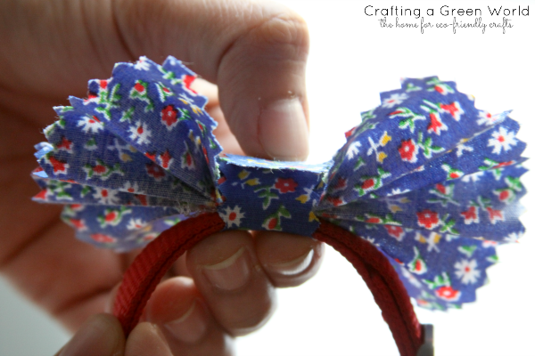 DIY Pet Projects: Make a Fabric Bow for Your Pet's Collar