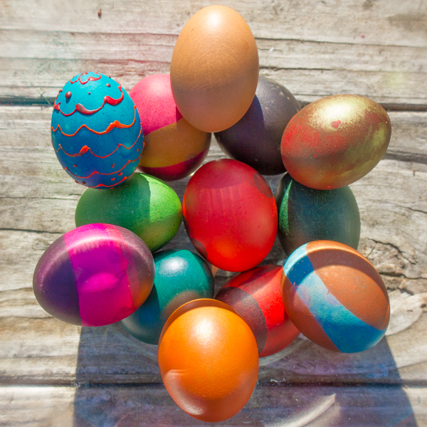 There are so many ways to decorate real Easter eggs! Here are 40 fun egg-painting, egg-dyeing, and other Easter egg decorating ideas for real eggs.