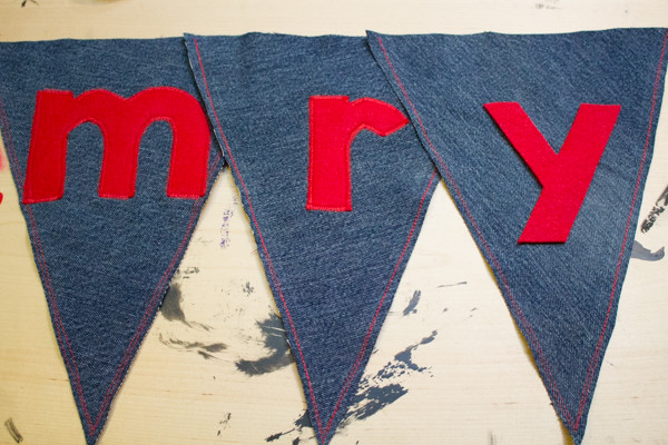 how to sew a holiday bunting