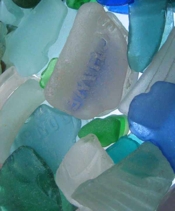 Sea Glass Crafts image via Akuppa John Wigham