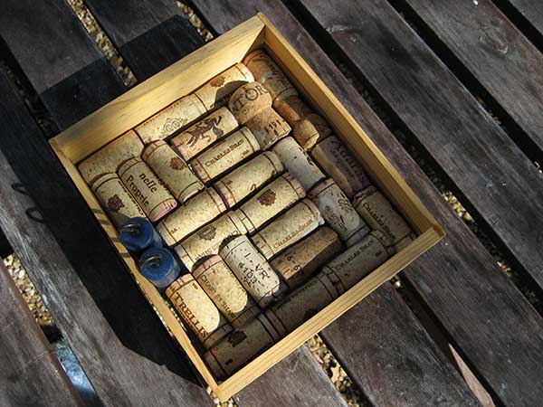 Start popping bottles, y'all. Here's how to make a cork boak board from wine corks! You only need three craft supplies to make it, and one of them is free!