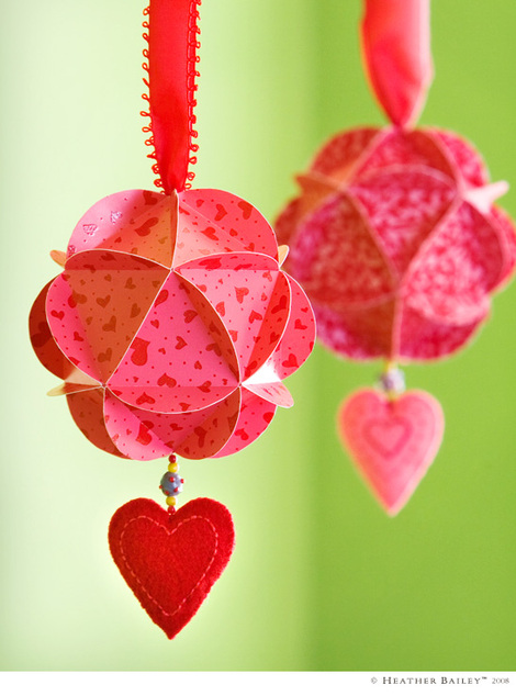 Valentine-ornament-via-Heather-Bailey.jpg