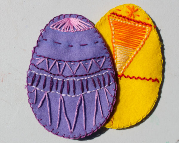 Embroidered-Felt-Easter-Egg-with-a-Pocket-3-of-4-600x480.jpg