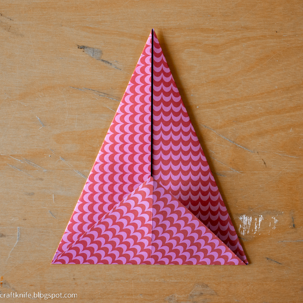 How To Make This Easy 3D Paper Star • Crafting a Green World